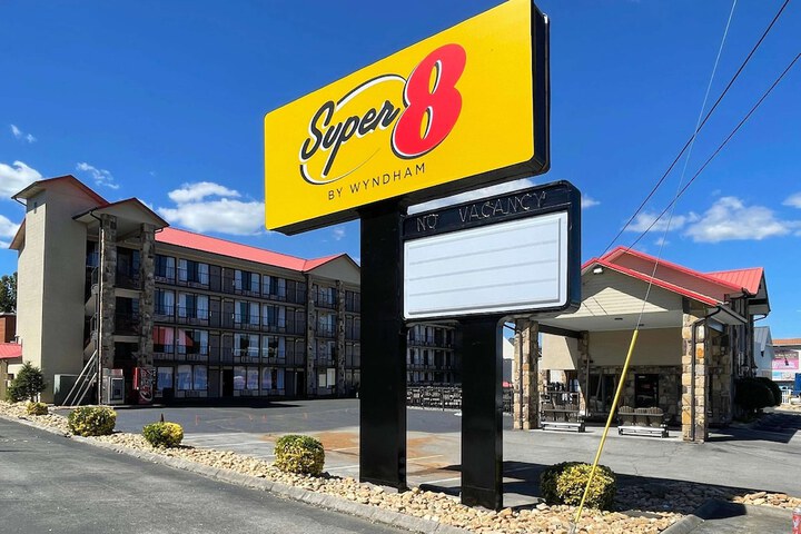 Hotel 4 of 16