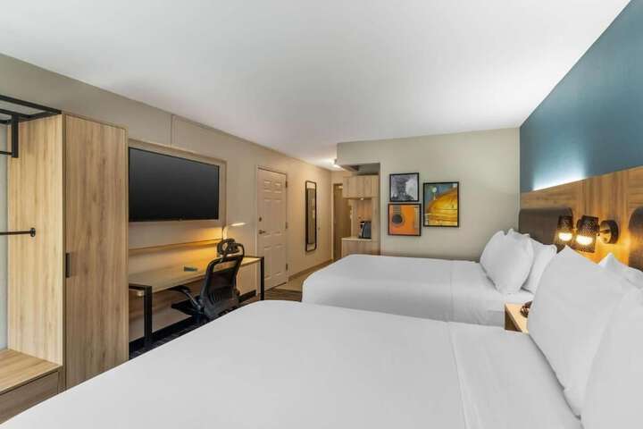 Room 27 of 48