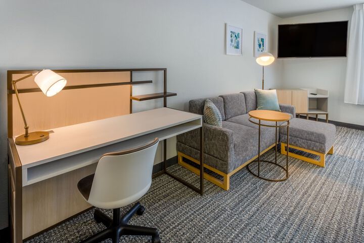 Room 15 of 33