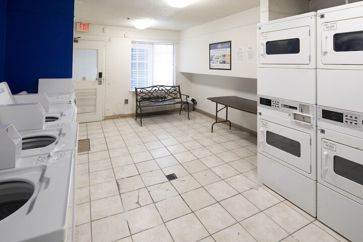 InTown Suites Extended Stay Greensboro NC - Lanada Rd