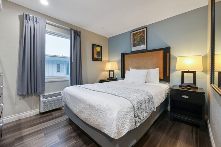 Room 10 of 19
