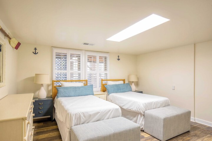 Palmetto by Avantstay Gorgeous Character Home w / Pool Sun Room & Pool Table!