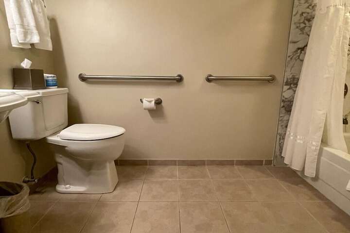 Room 34 of 59
