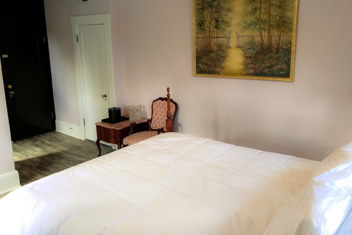Room 56 of 104