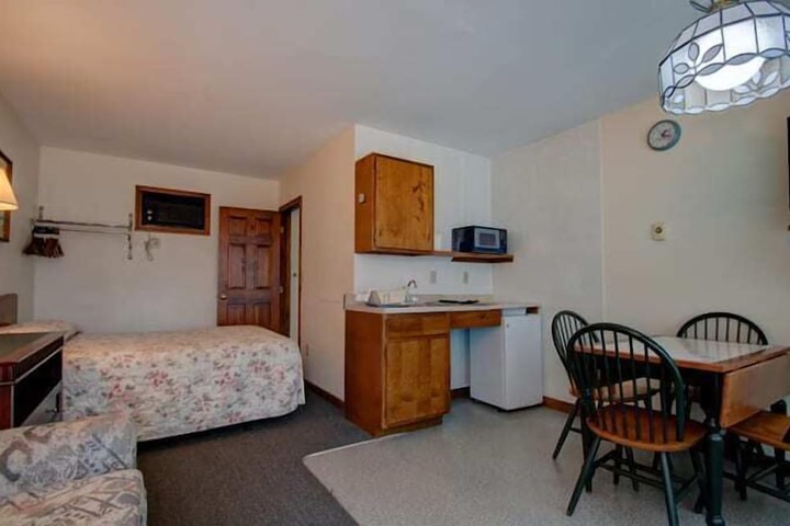 Room 17 of 30