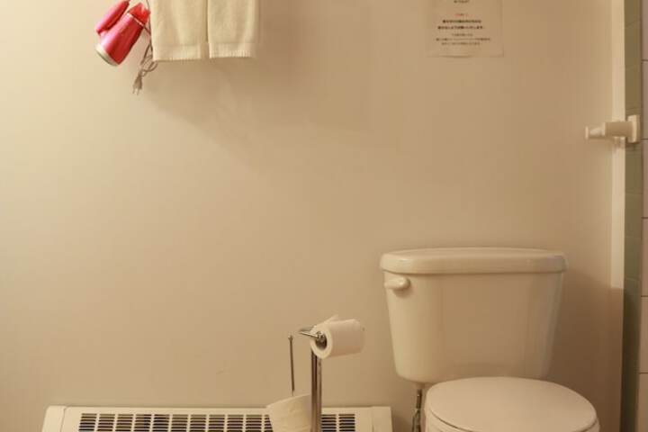 Room 16 of 44