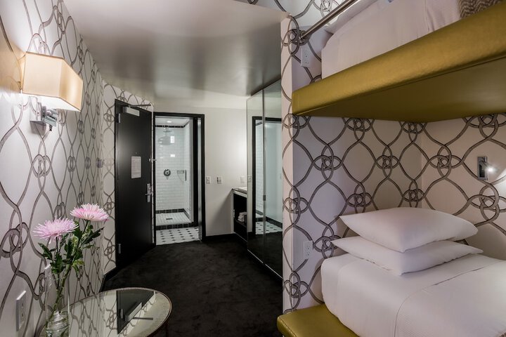 Room 13 of 42