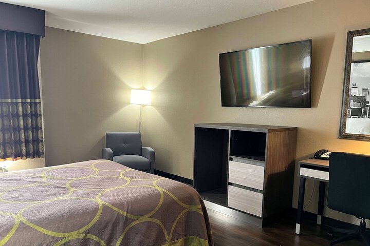 Super 8 by Wyndham Harrison OH