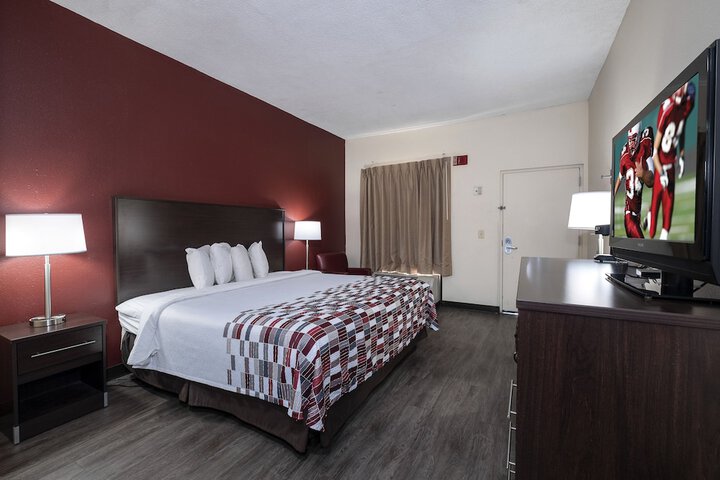 Room 9 of 42