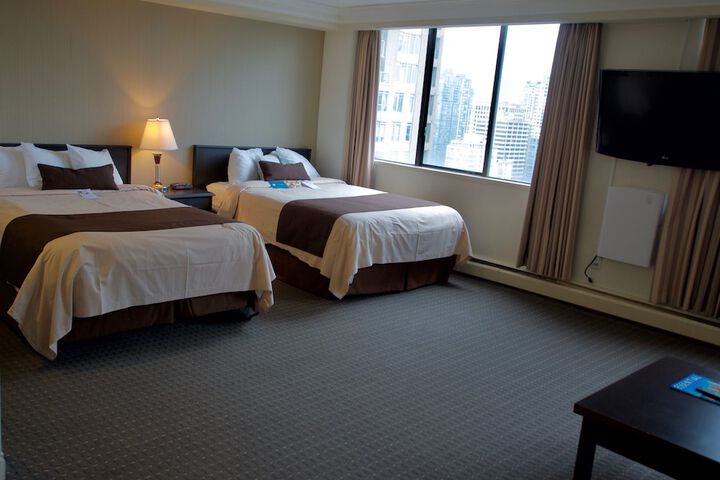 Room 52 of 242