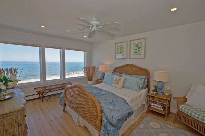 Beautiful Waterfront Colonial