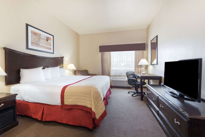 Room 12 of 16