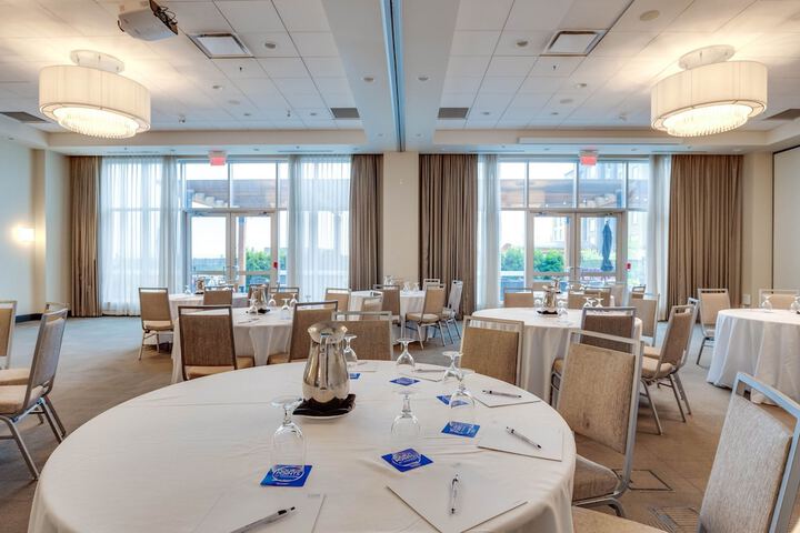Four Points by Sheraton Kelowna Airport