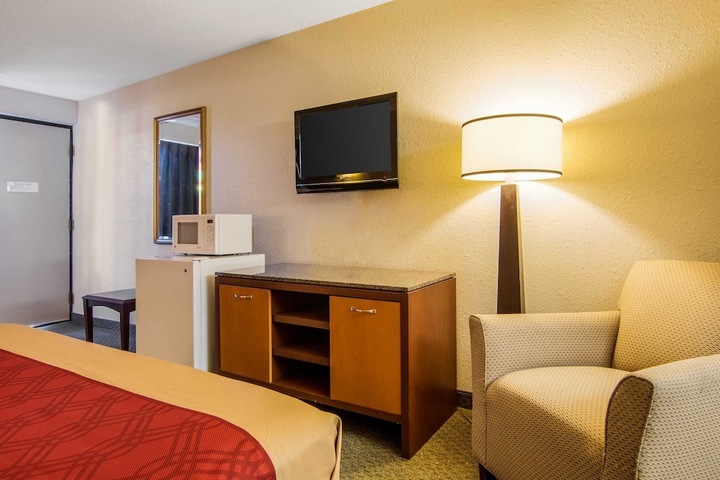 Room 15 of 33