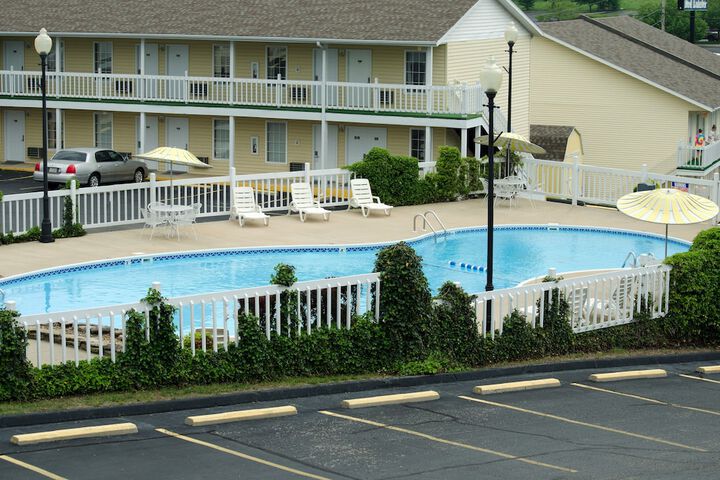 Pool 10 of 76