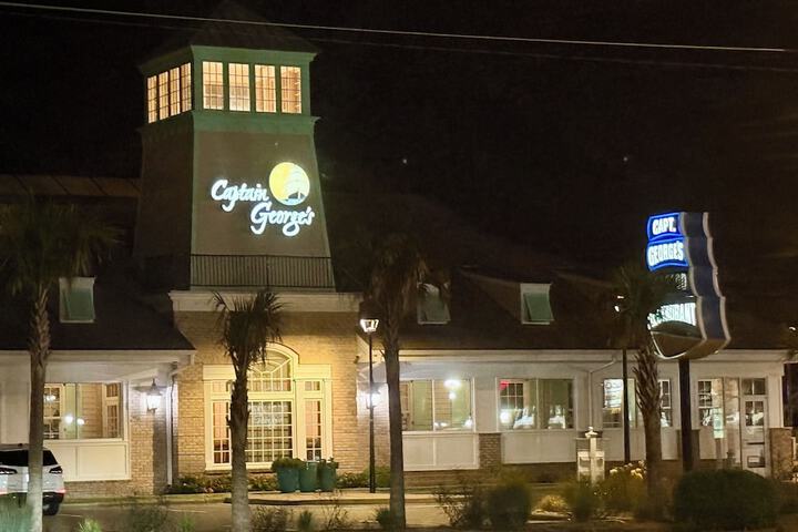 Ocean Sands Beach Boutique Inn - Stay at the Beach