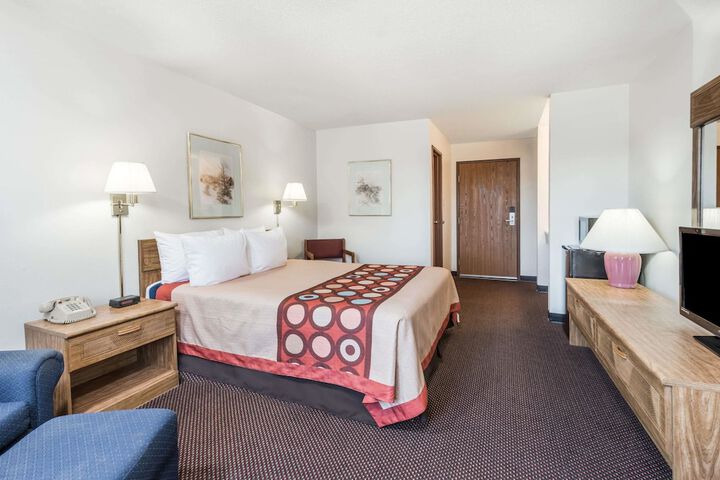 Room 15 of 15