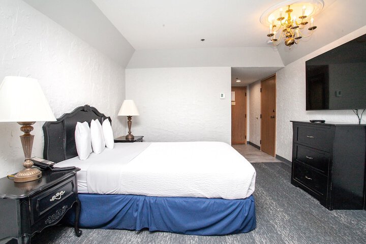 Chateau Hotel and Conference Center
