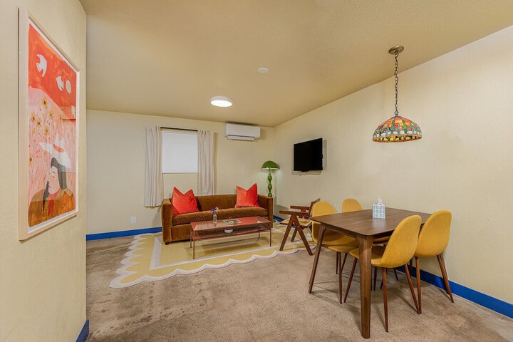 Room 22 of 37