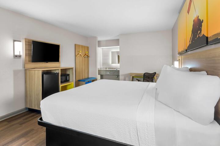 Days Inn by Wyndham Enterprise