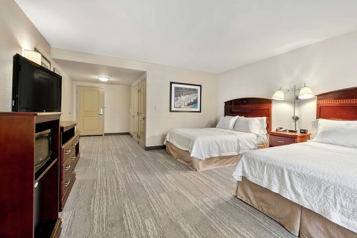 Room 9 of 32