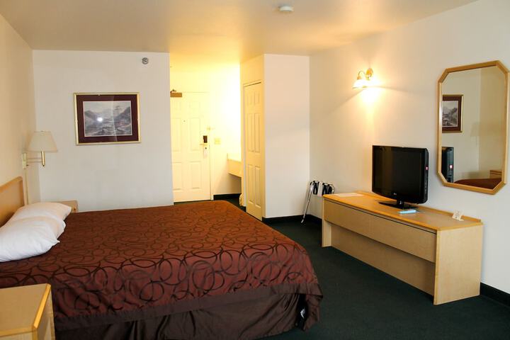 Room 26 of 73