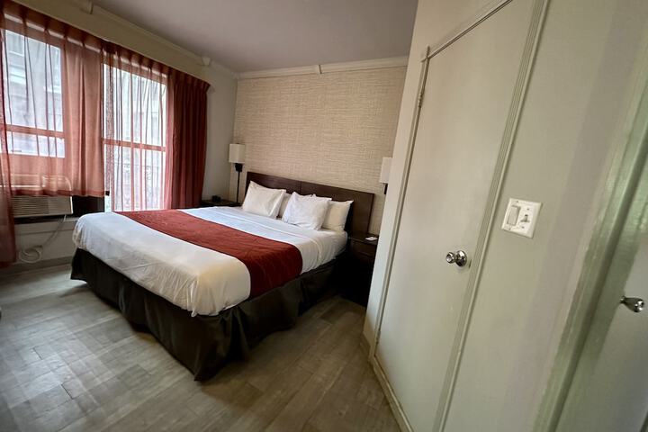 Room 20 of 49