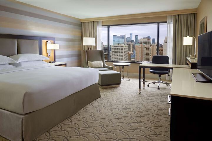 Room 30 of 103