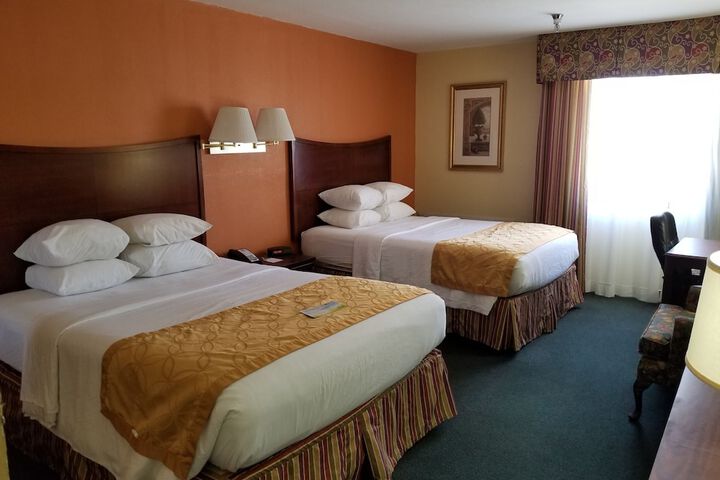 Days Inn & Suites by Wyndham Red Rock-Gallup