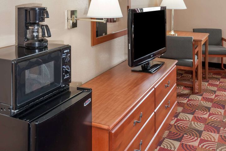 Room 9 of 14