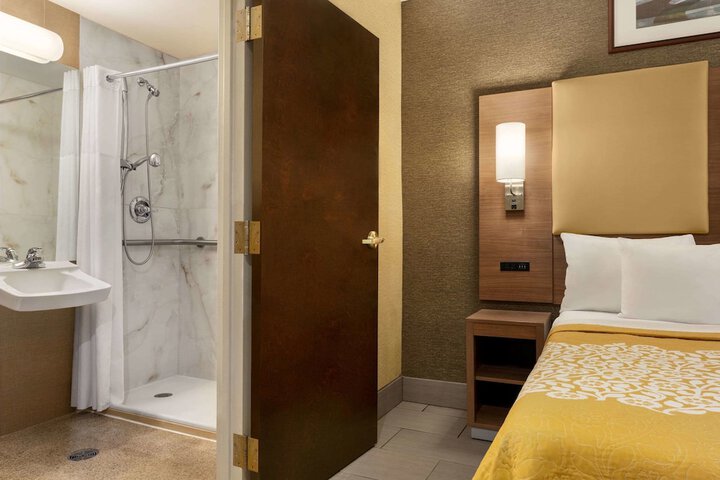 Room 27 of 45
