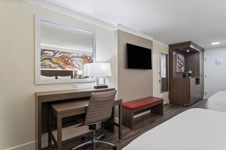 Crowne Plaza Executive Center Baton Rouge by IHG