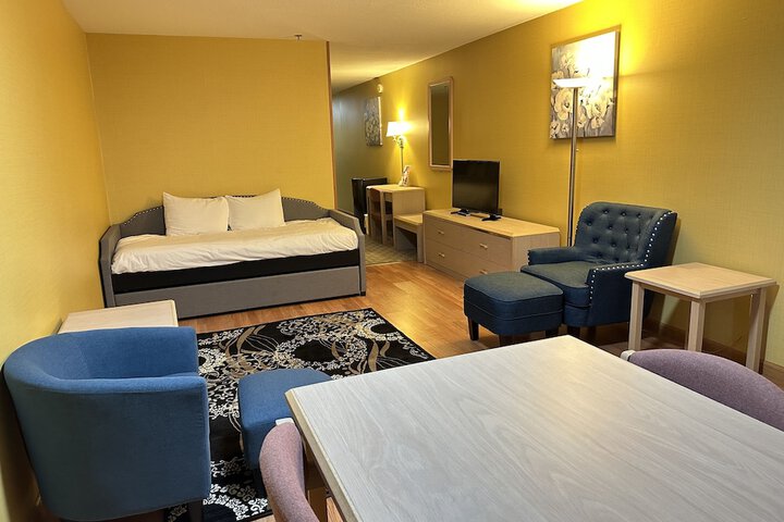 Timberland Inn & Suites