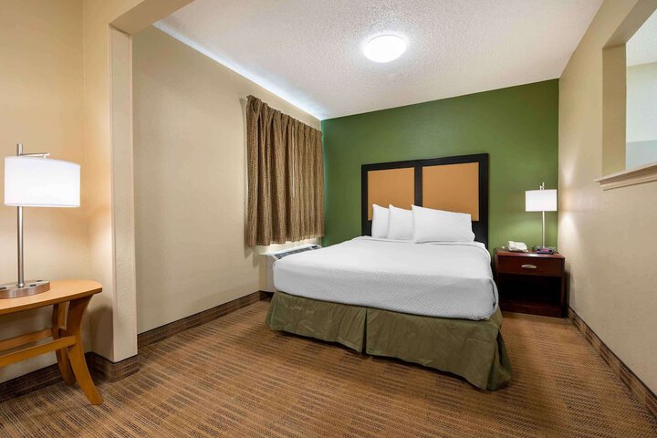 Room 20 of 28