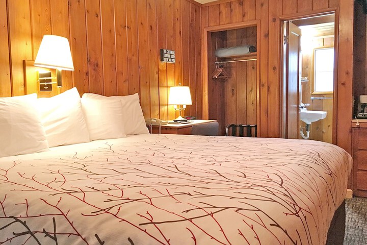 Room 37 of 183