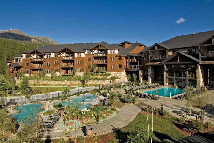 Grand Timber Lodge