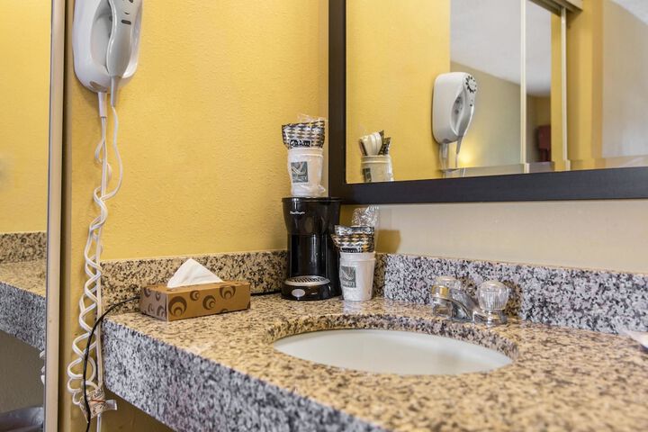 Quality Inn Calera I-65 exit 231