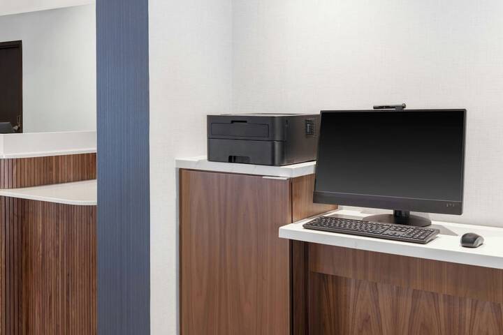 Courtyard by Marriott Cleveland Airport South