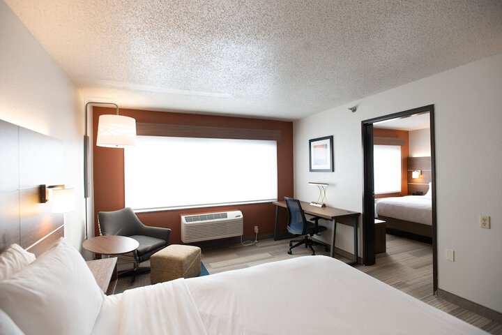 Room 12 of 65