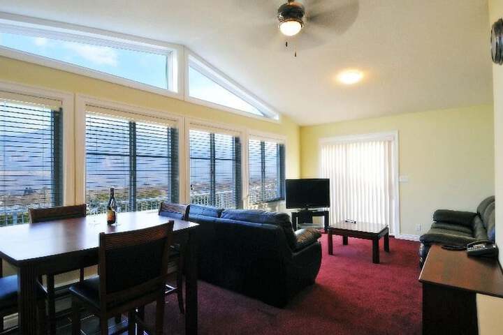 Room 10 of 32