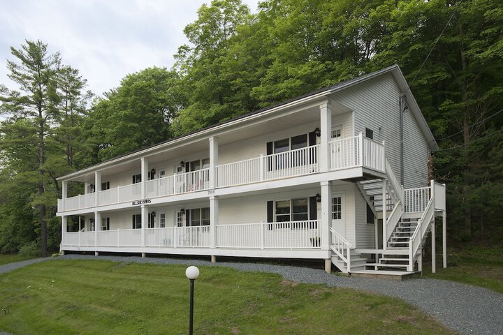 Hotel 2 of 71