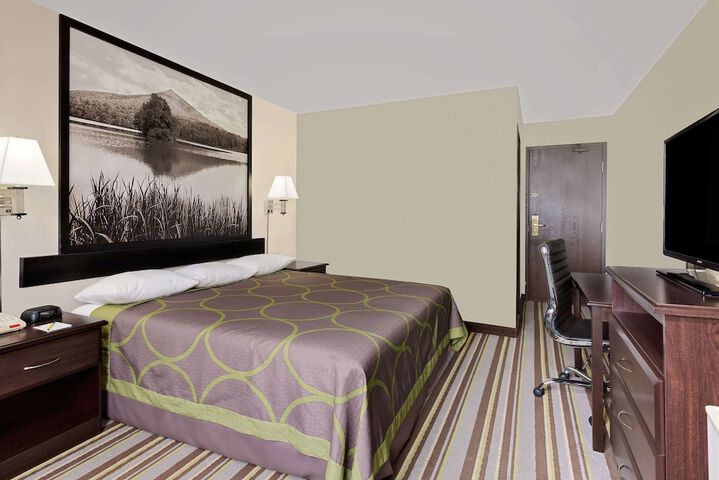 Room 8 of 20