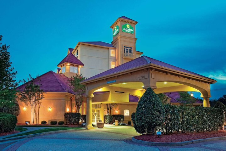 Hotel 6 of 53