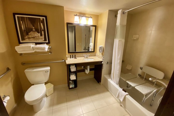 Room 14 of 32