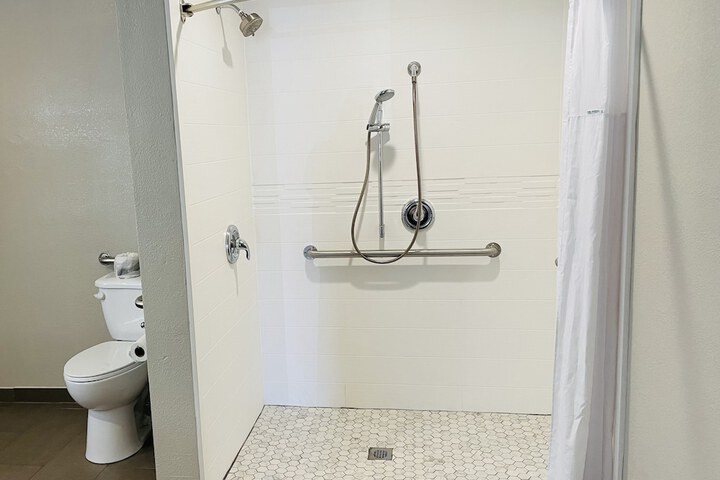 Room 17 of 31