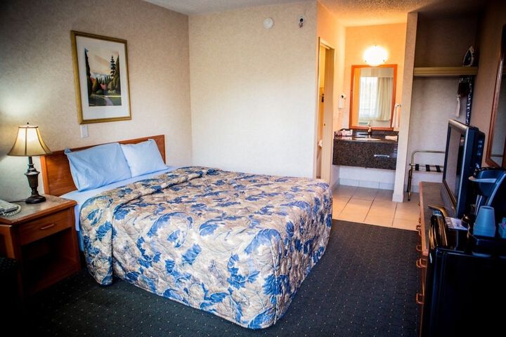 Langley Hwy Hotel