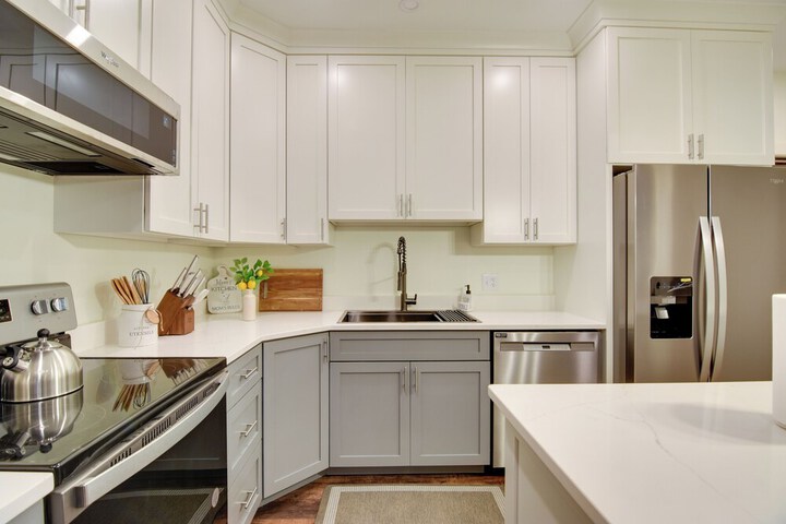 Dtwn Lititz Apt Half-mi to Park!
