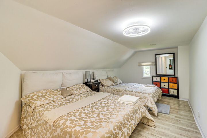 Walkable Abode in Stroudsburgs Business District!