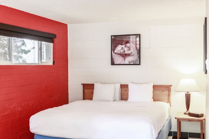 Room 18 of 50