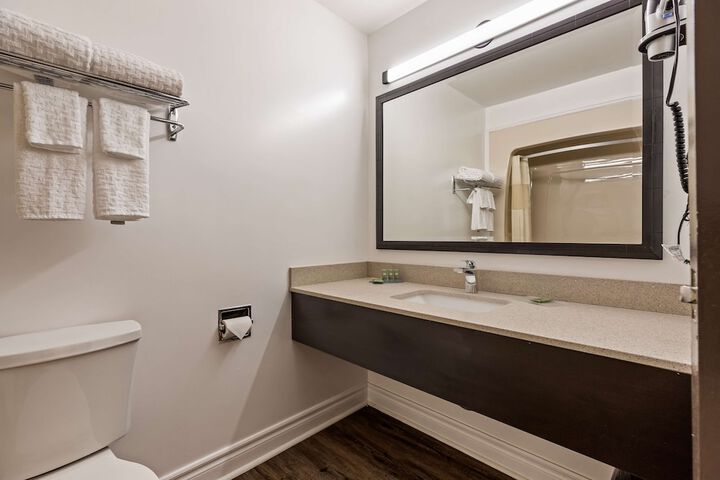 Room 18 of 28